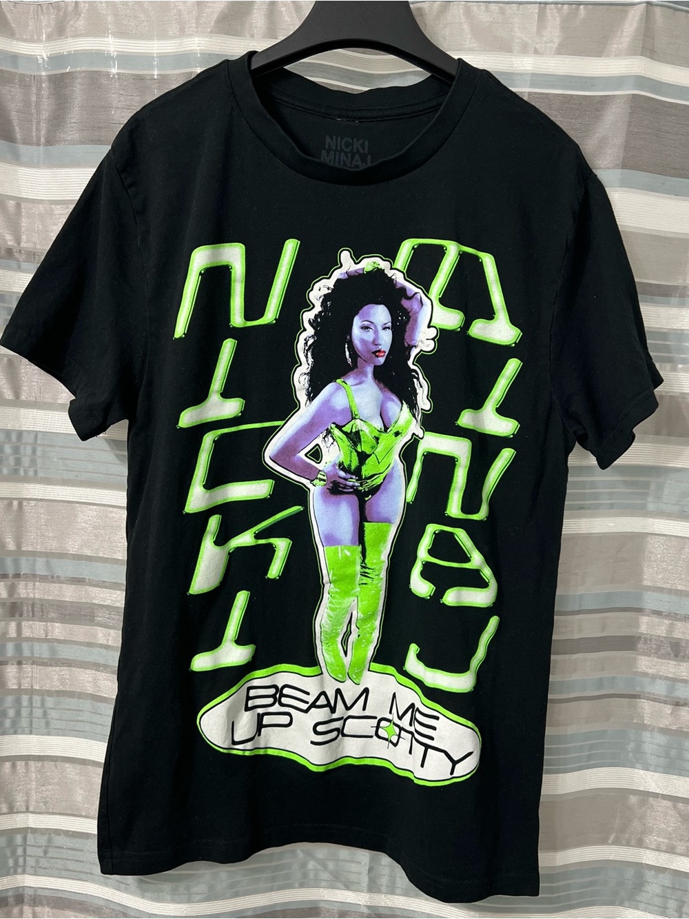 Nicki Minaj Beam Me Up Portrait T-Shirt - Black & Neon Green